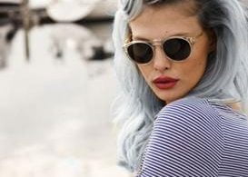 Carefree-Granny-Hair-Trends-Color-2015-With-Black-Glasses-915x609.jpg