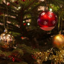 baubles, christmas tree, holiday, christmas, festive, reads, books, kettle mag, emmi bowles